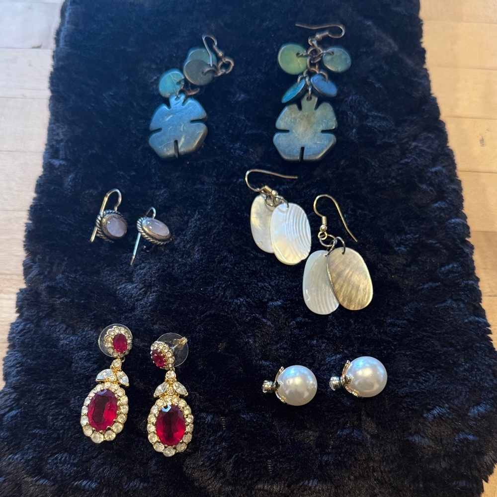 Elegant Multi-Color Earring Set - Picture 2 of 13